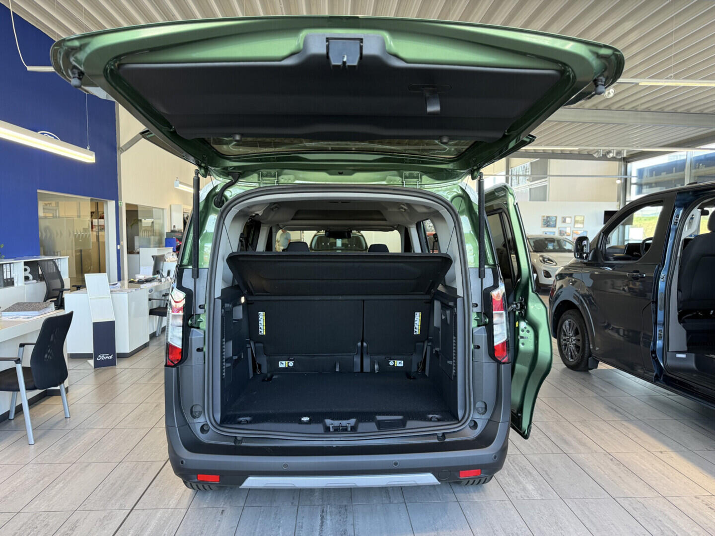 O251003169_16.webp_Tourneo Courier Active L1, 1,0 EcoBoost 92 kW