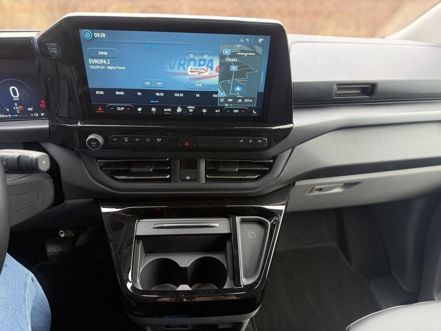 O251003176_15.webp_Tourneo Custom Titanium X L2, 2,5 PHEV 