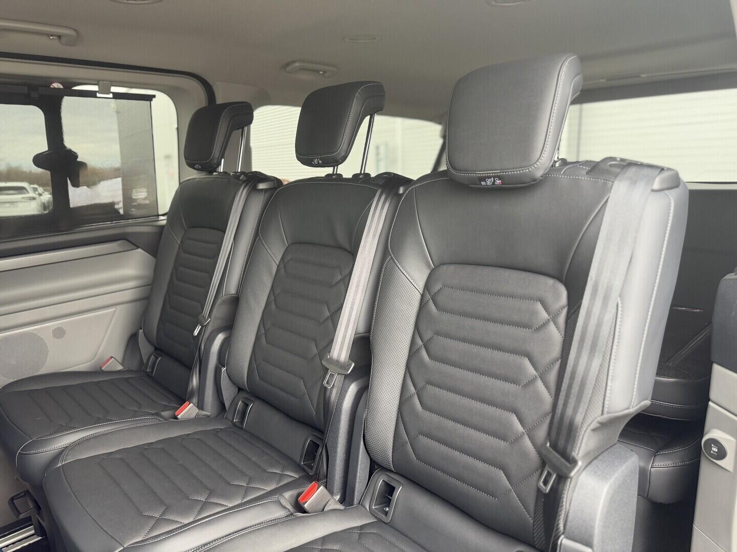 O251003176_16.webp_Tourneo Custom Titanium X L2, 2,5 PHEV 