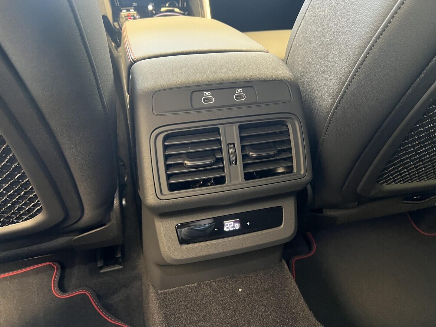 O531001419_26.webp_Q5 S-line 40 TDI quattro STR 150 kW