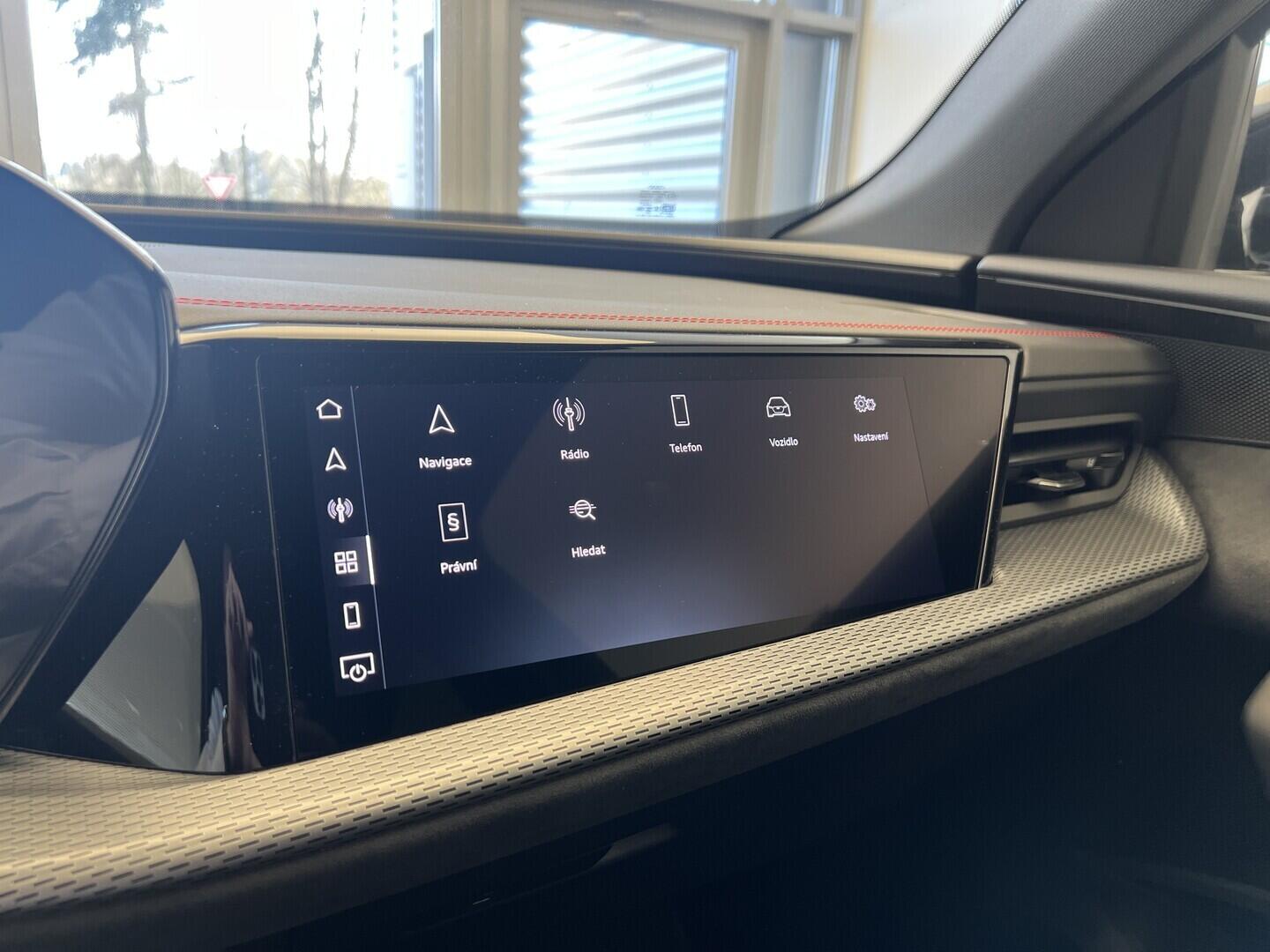 O531001419_27.webp_Q5 S-line 40 TDI quattro STR 150 kW