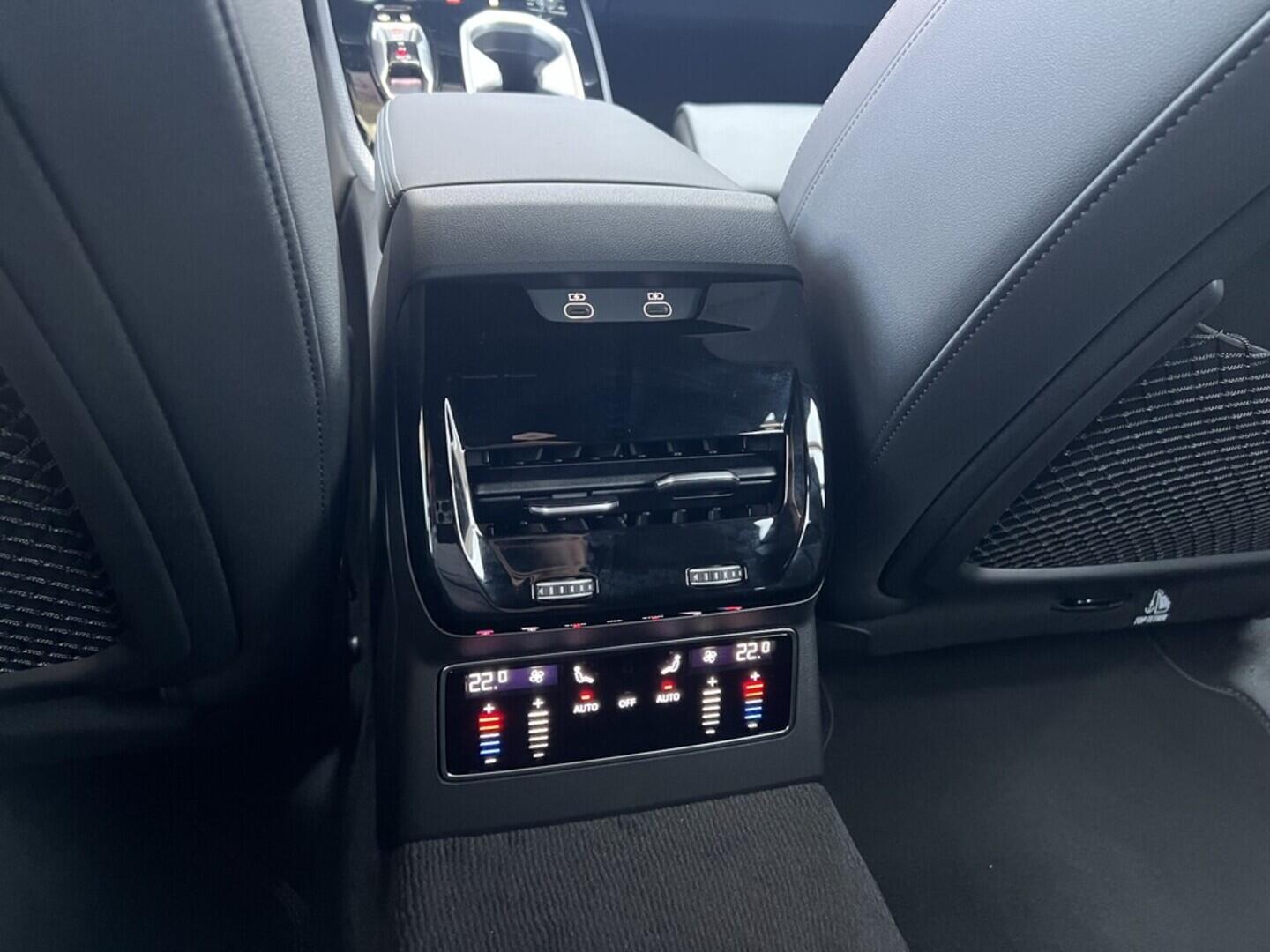 O531001496_28.webp_A6 Avant TDI quattro STR 150 kW