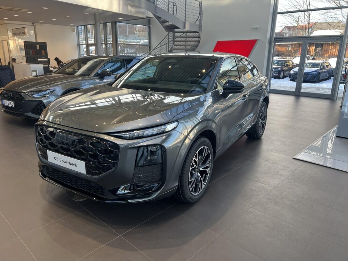 O531001522_10.webp_Q3 SB S line quattro TFSI 195 kW