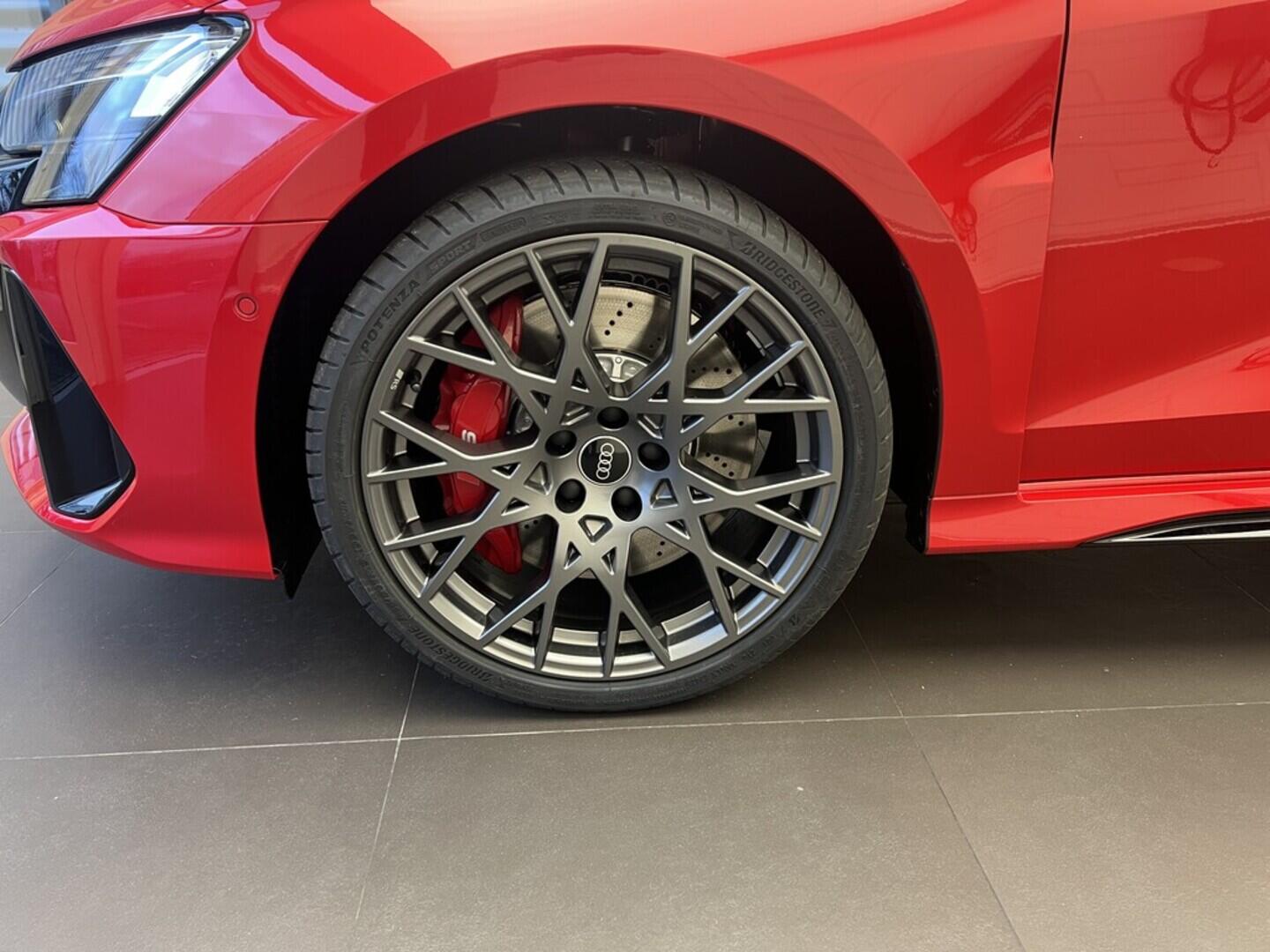 O531001533_13.webp_RS 3 Sportback  294 kW