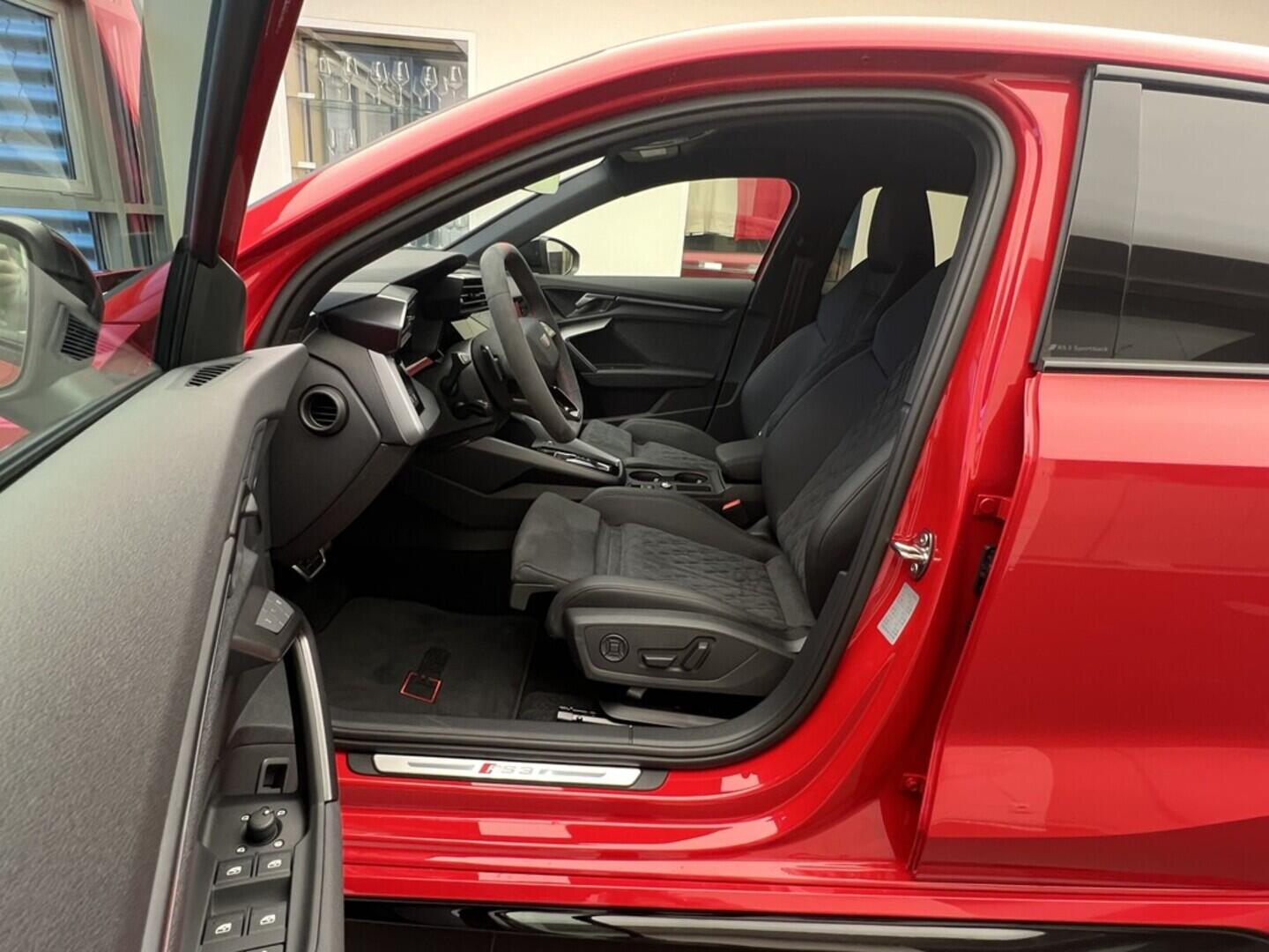 O531001533_14.webp_RS 3 Sportback  294 kW