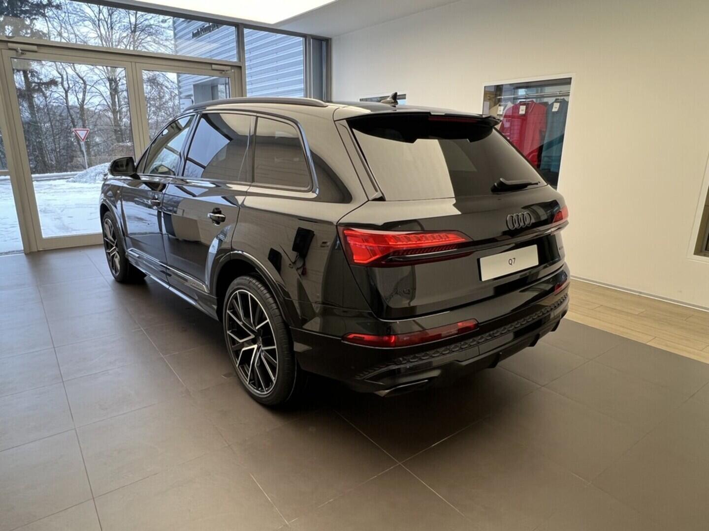 O531001539_11.webp_Q7 SUV S line TDI quattro 210 kW