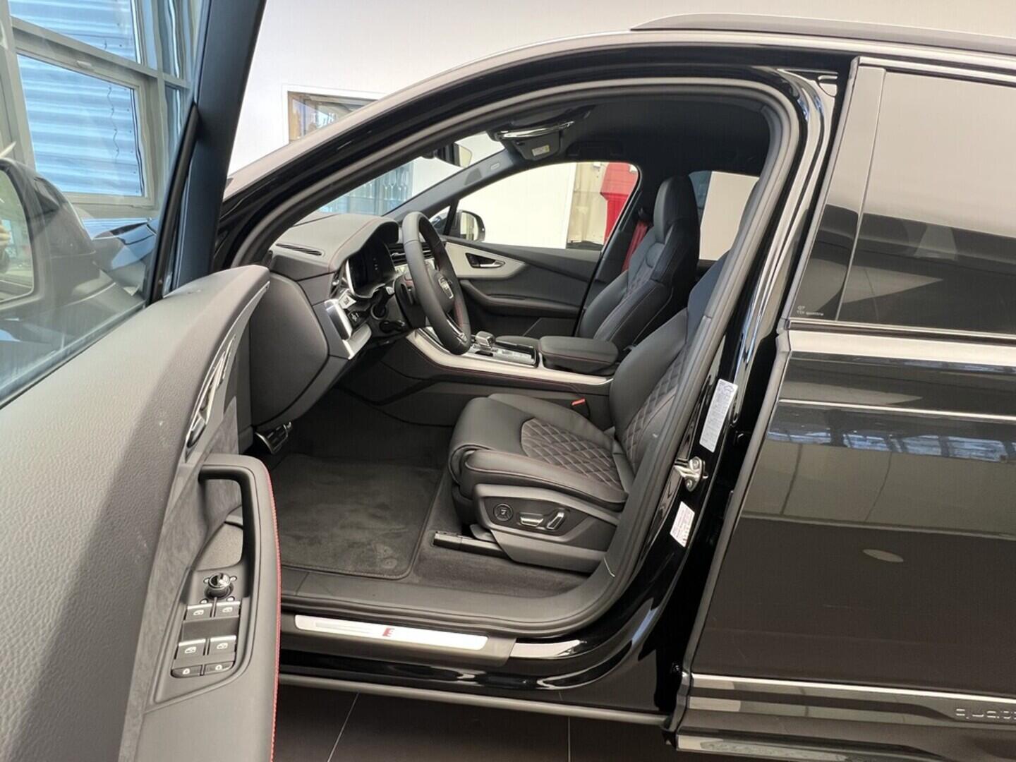 O531001539_15.webp_Q7 SUV S line TDI quattro 210 kW