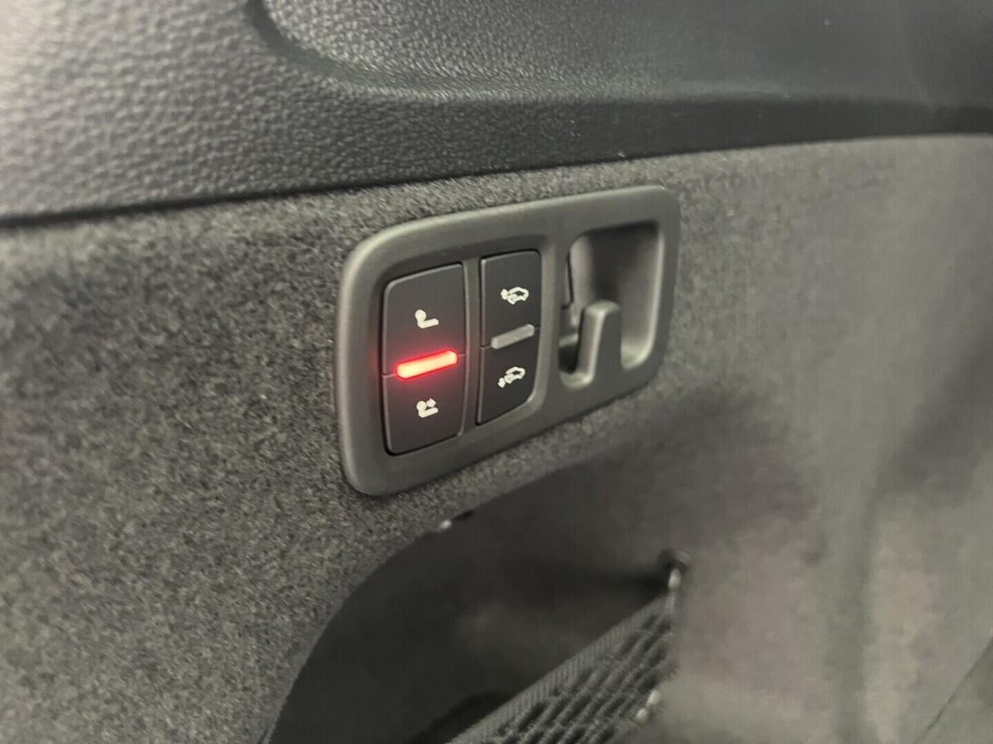 O531001539_18.webp_Q7 SUV S line TDI quattro 210 kW