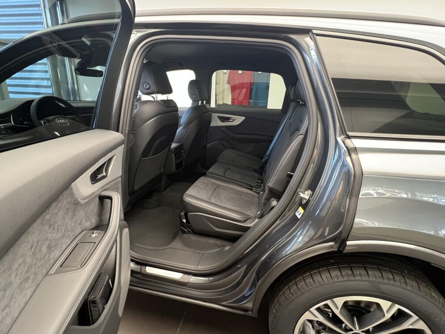 O531001540_16.webp_Q7 SUV S line TDI quattro 210 kW