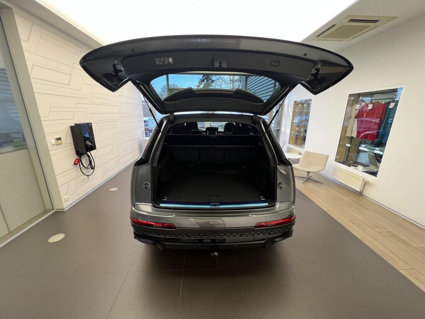 O531001540_17.webp_Q7 SUV S line TDI quattro 210 kW