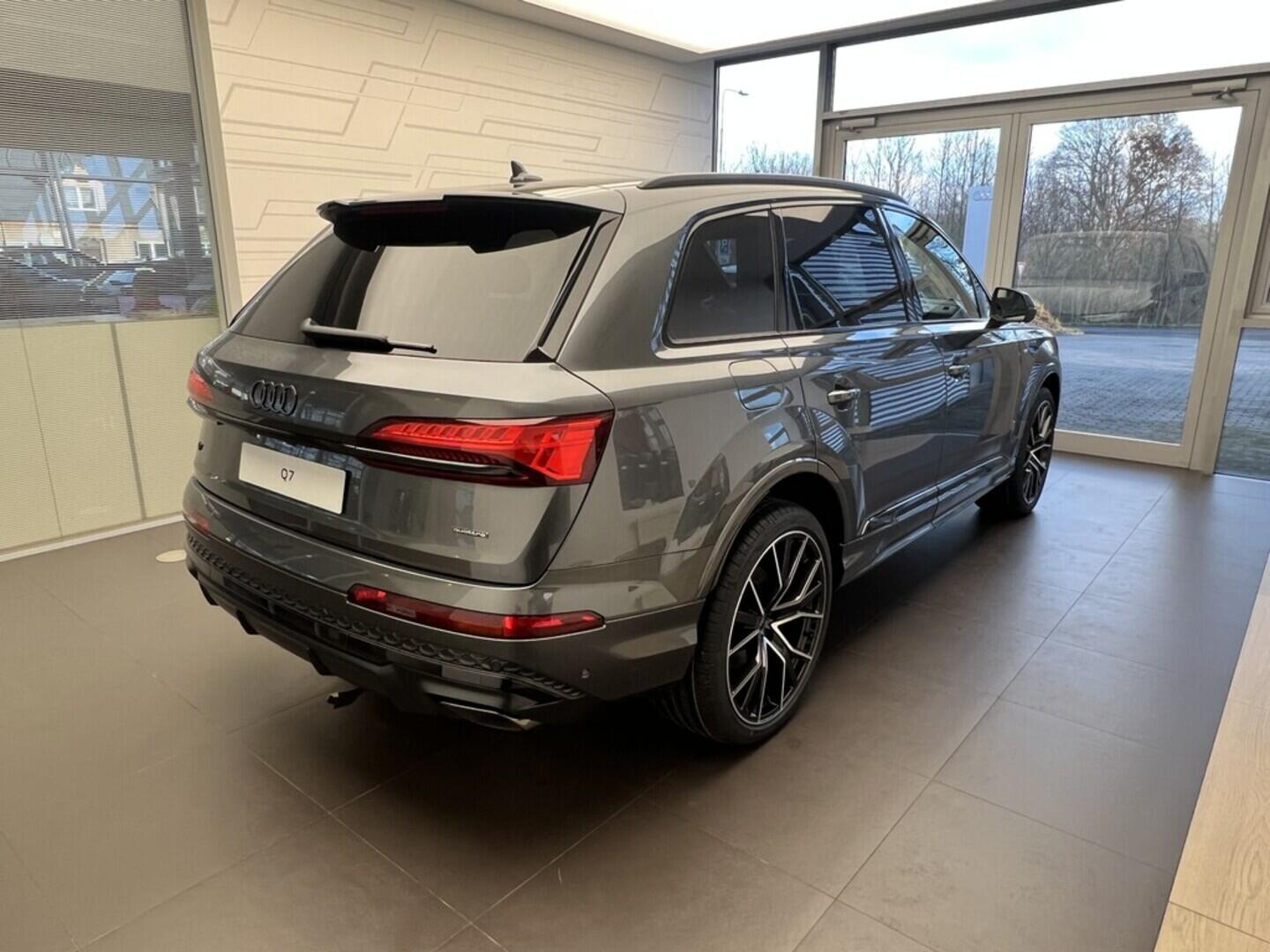 O531001542_12.webp_Q7 SUV S line TDI quattro 210 kW