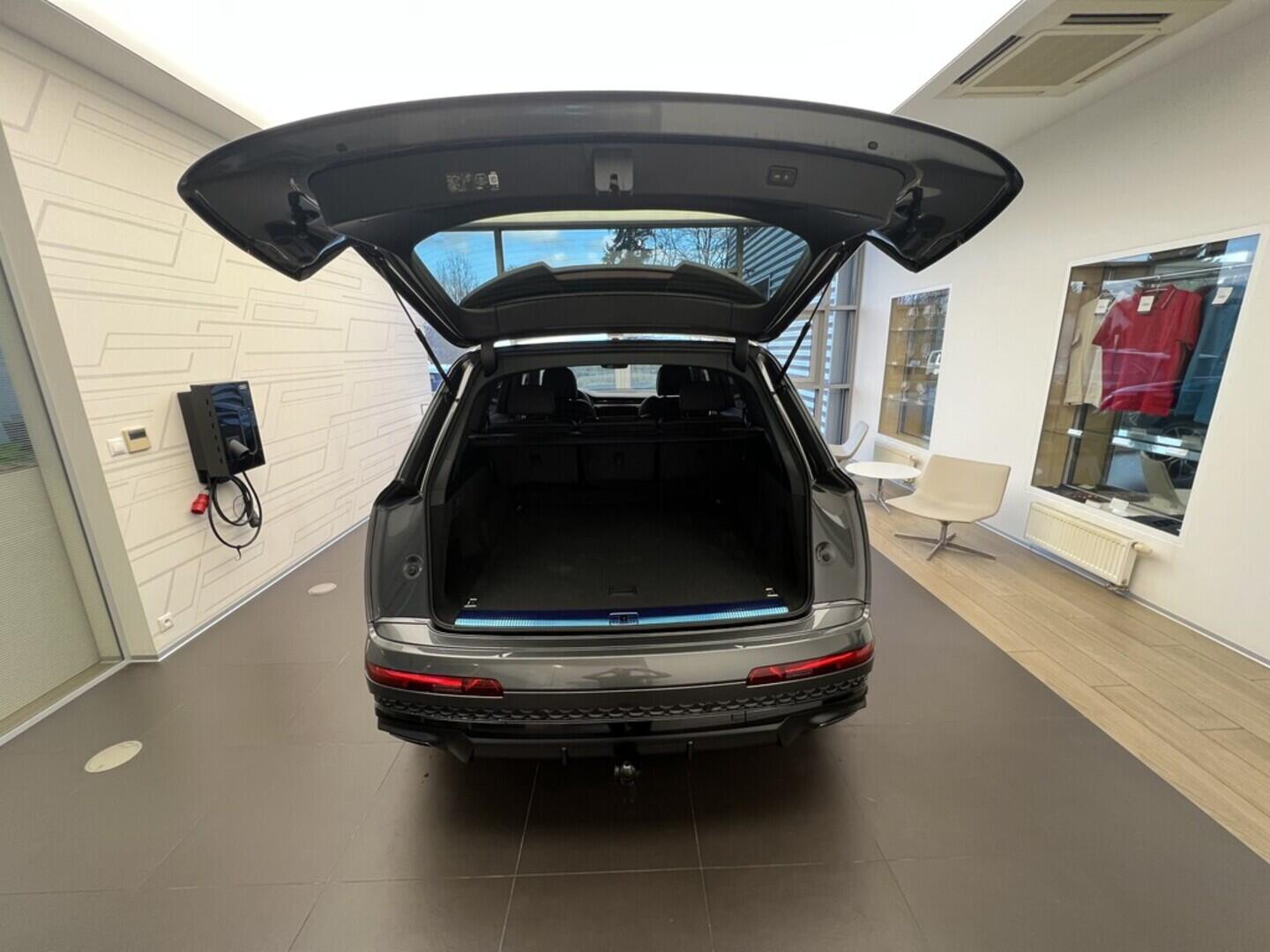 O531001542_17.webp_Q7 SUV S line TDI quattro 210 kW