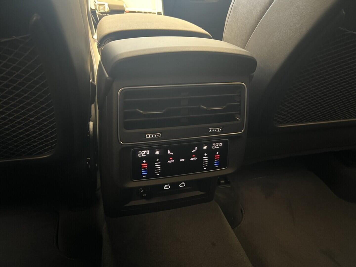 O531001542_28.webp_Q7 SUV S line TDI quattro 210 kW