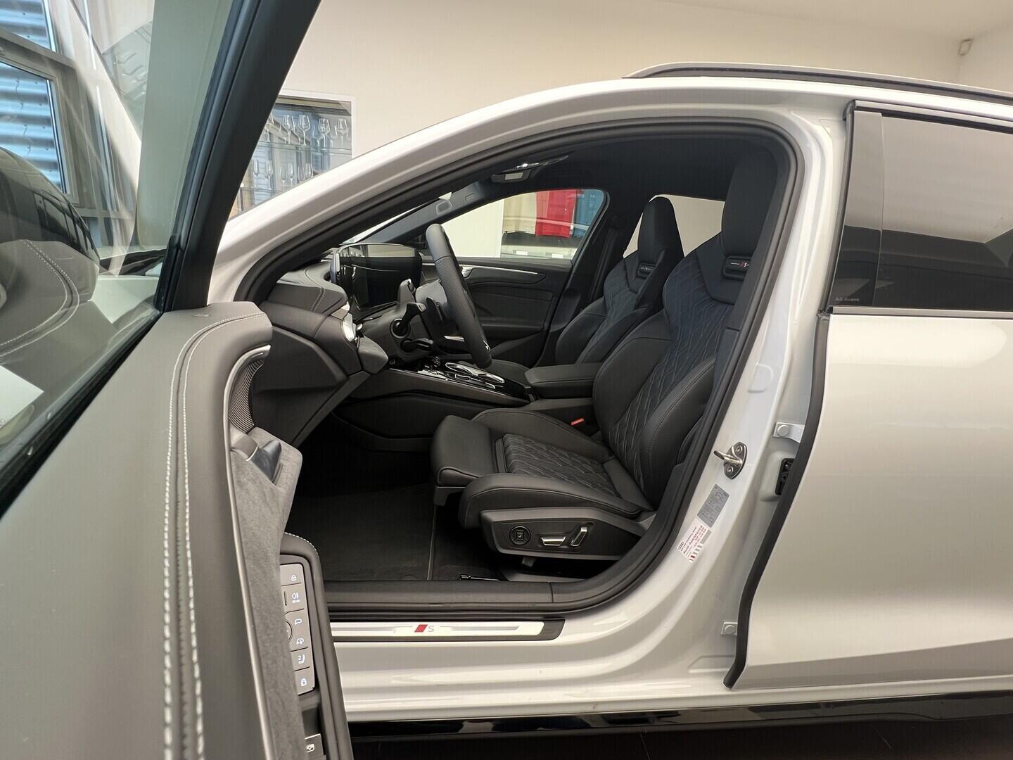 O531001584_15.webp_A6 Avant TDI quattro  220 kW