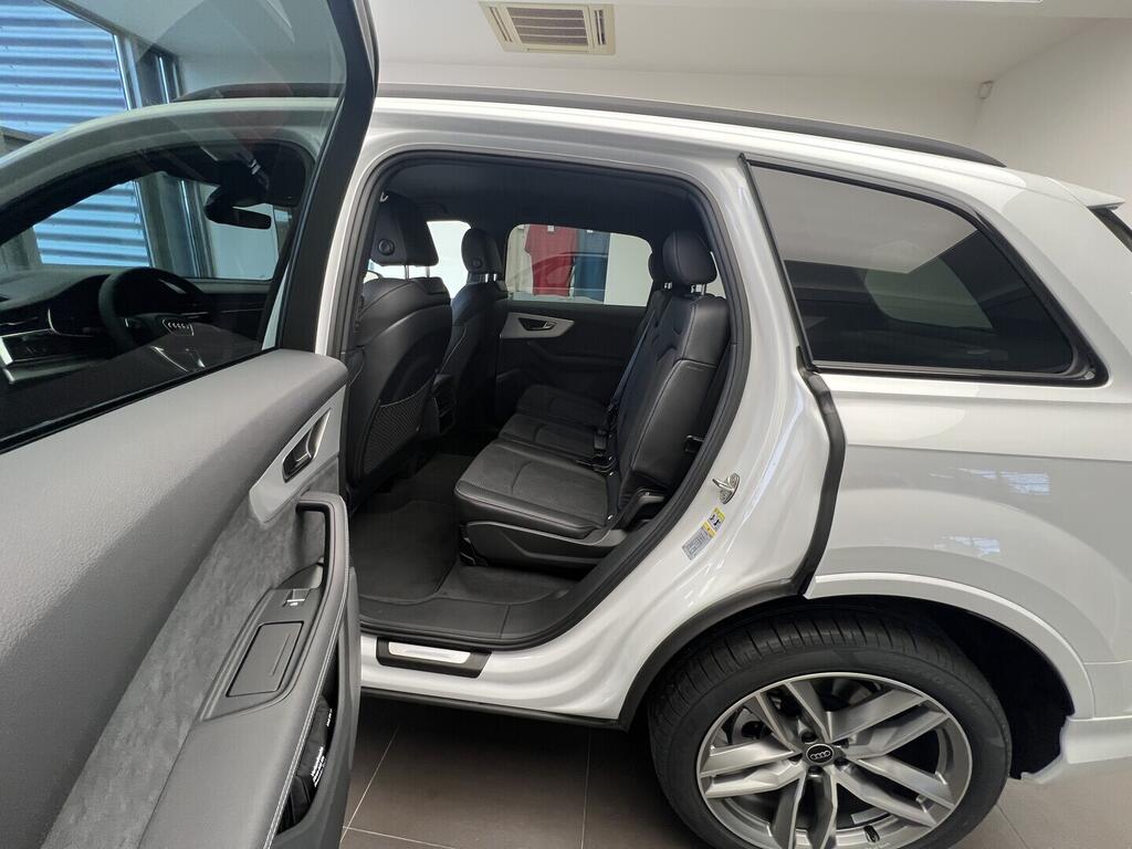 O531001587_16.webp_Q7 SUV S line TDI quattro 210 kW