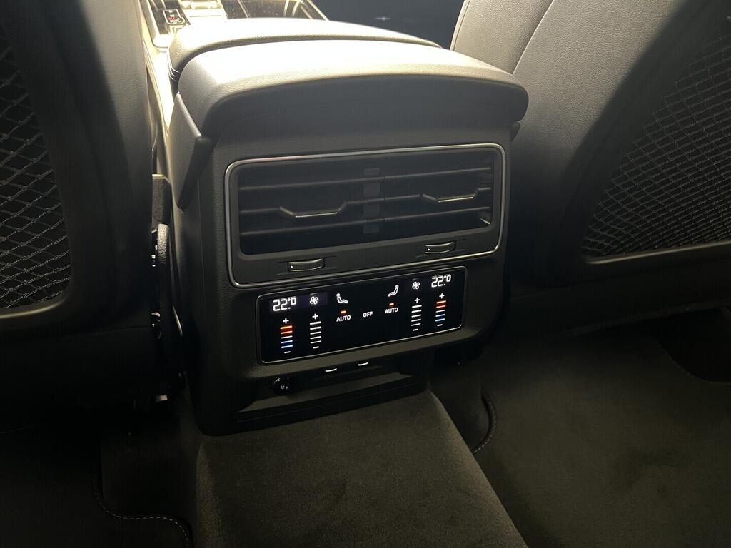 O531001587_29.webp_Q7 SUV S line TDI quattro 210 kW