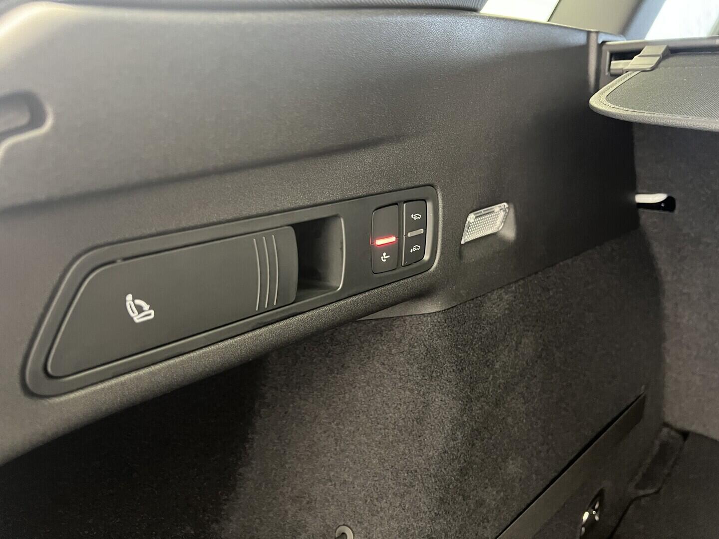 O531001604_18.webp_Q6 SUV e-tron quattro 315 kW