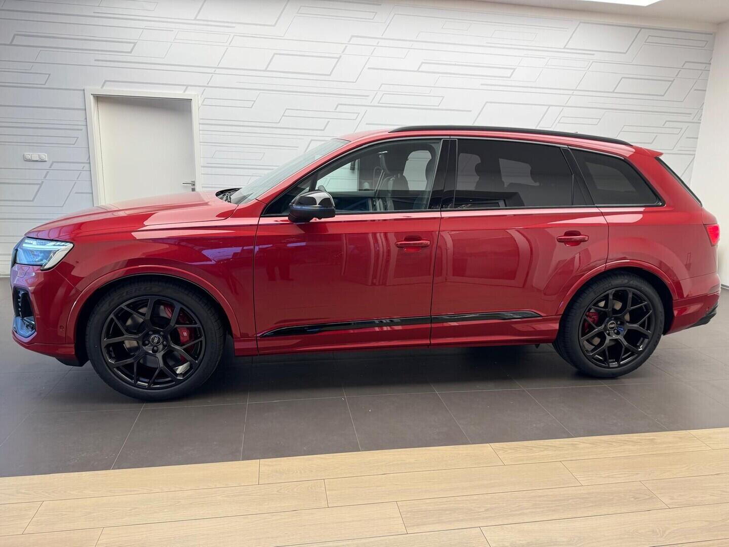 O531001637_13.webp_SQ7 SUV V8 TFSI quattro 373 kW