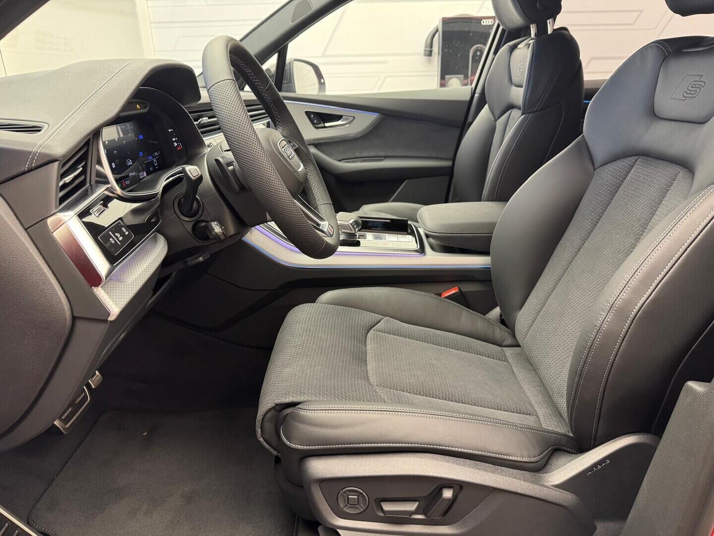 O531001637_16.webp_SQ7 SUV V8 TFSI quattro 373 kW