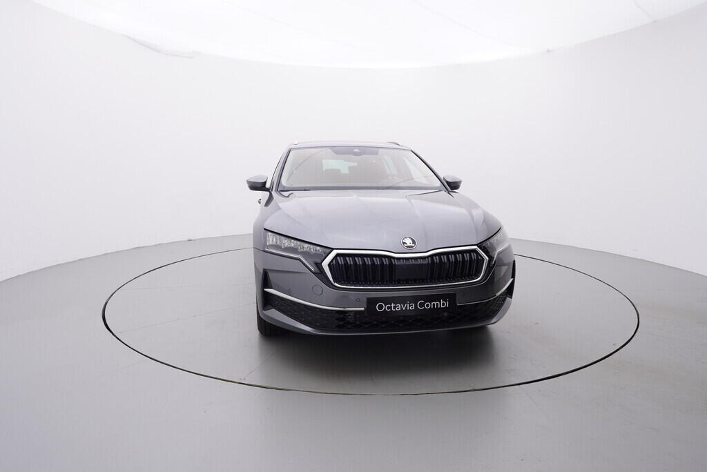 O611003874_17.webp_Octavia Combi Top Selection 1.5 TSI 85 kW
