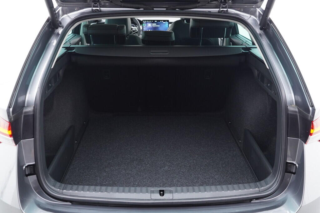 O611003874_20.webp_Octavia Combi Top Selection 1.5 TSI 85 kW
