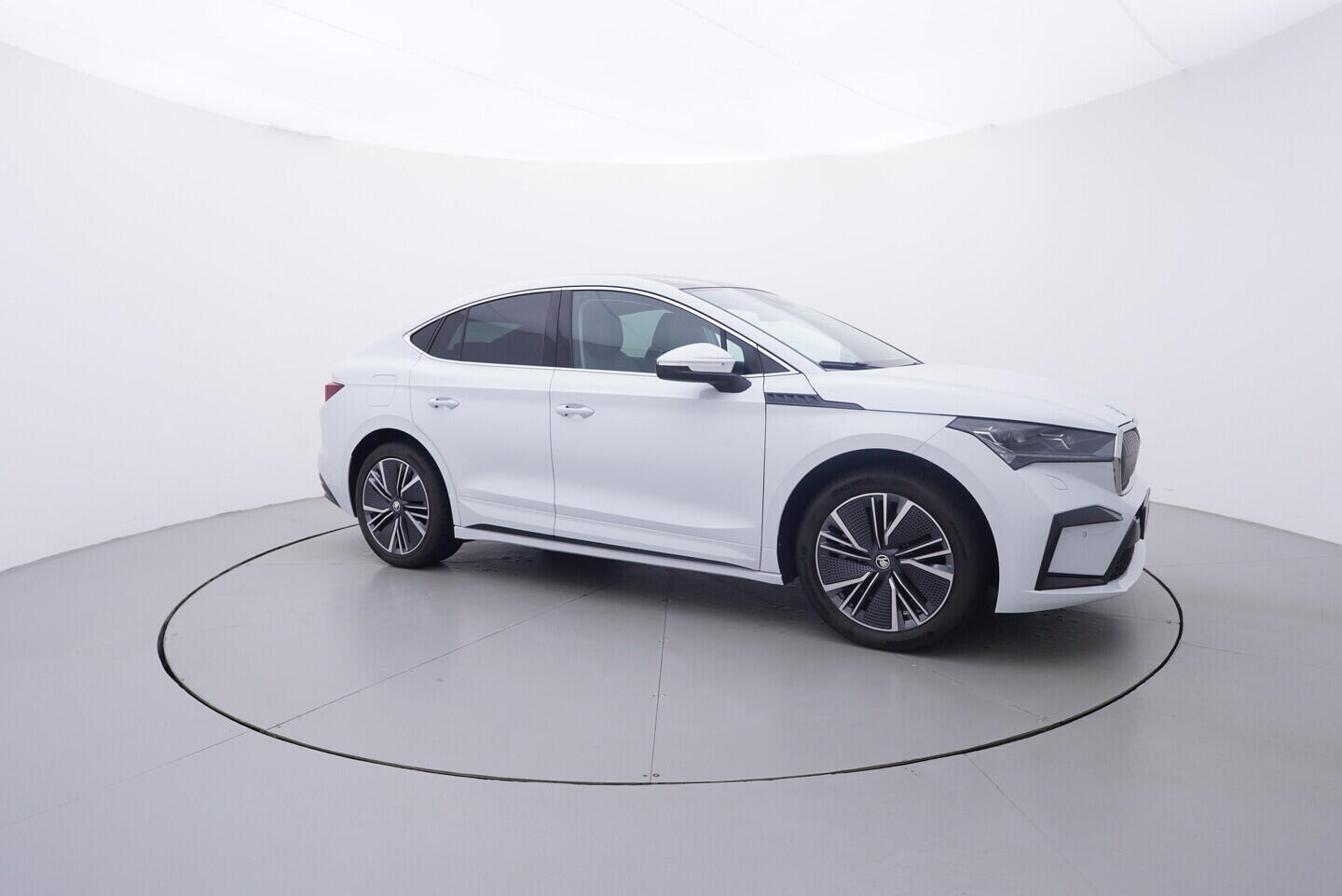 O611003928_16.webp_ENYAQ 82 kWh 210 kW