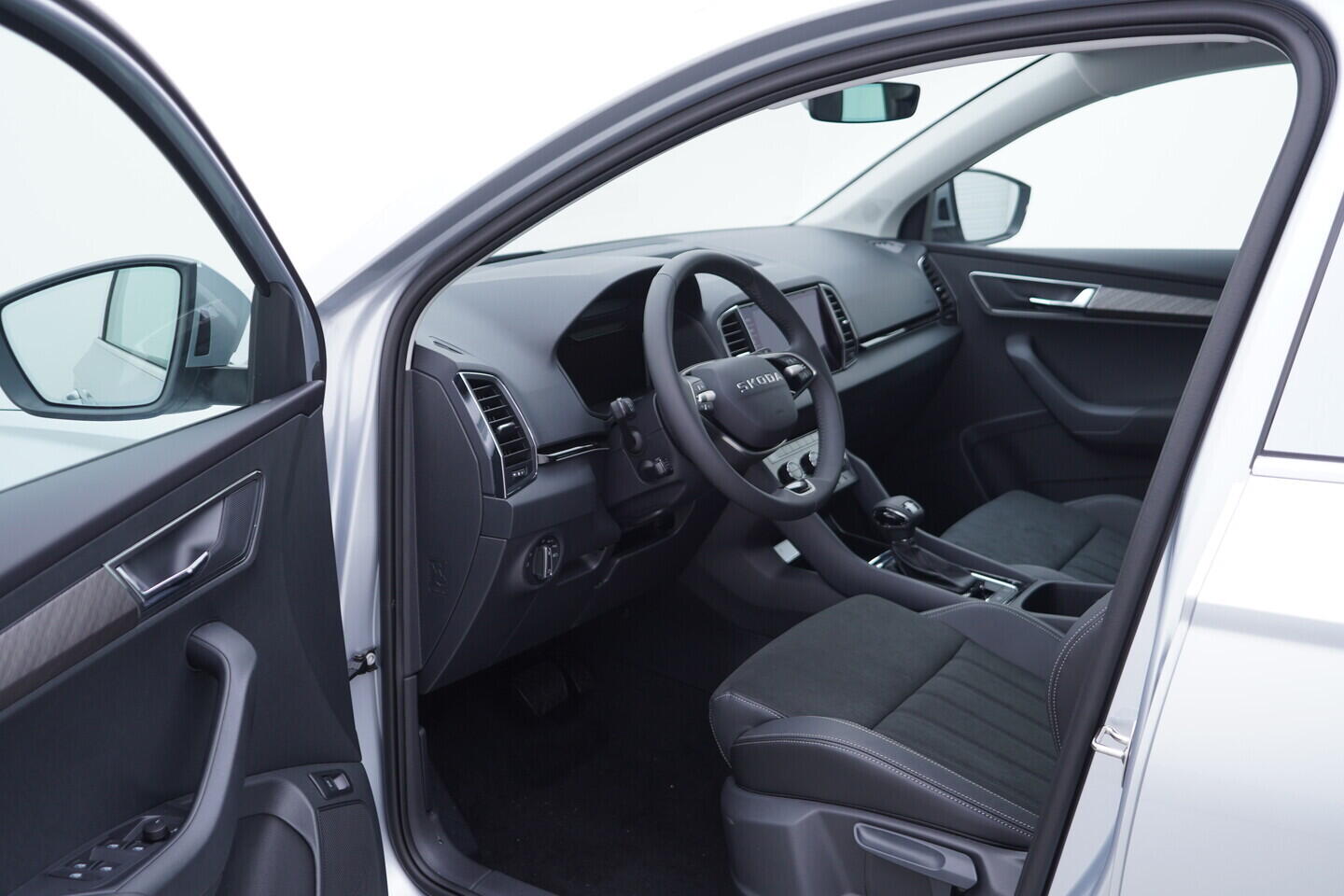 O611004213_18.webp_ŠKODA Karoq 130 let Premium 1,5 TSI 110 kW