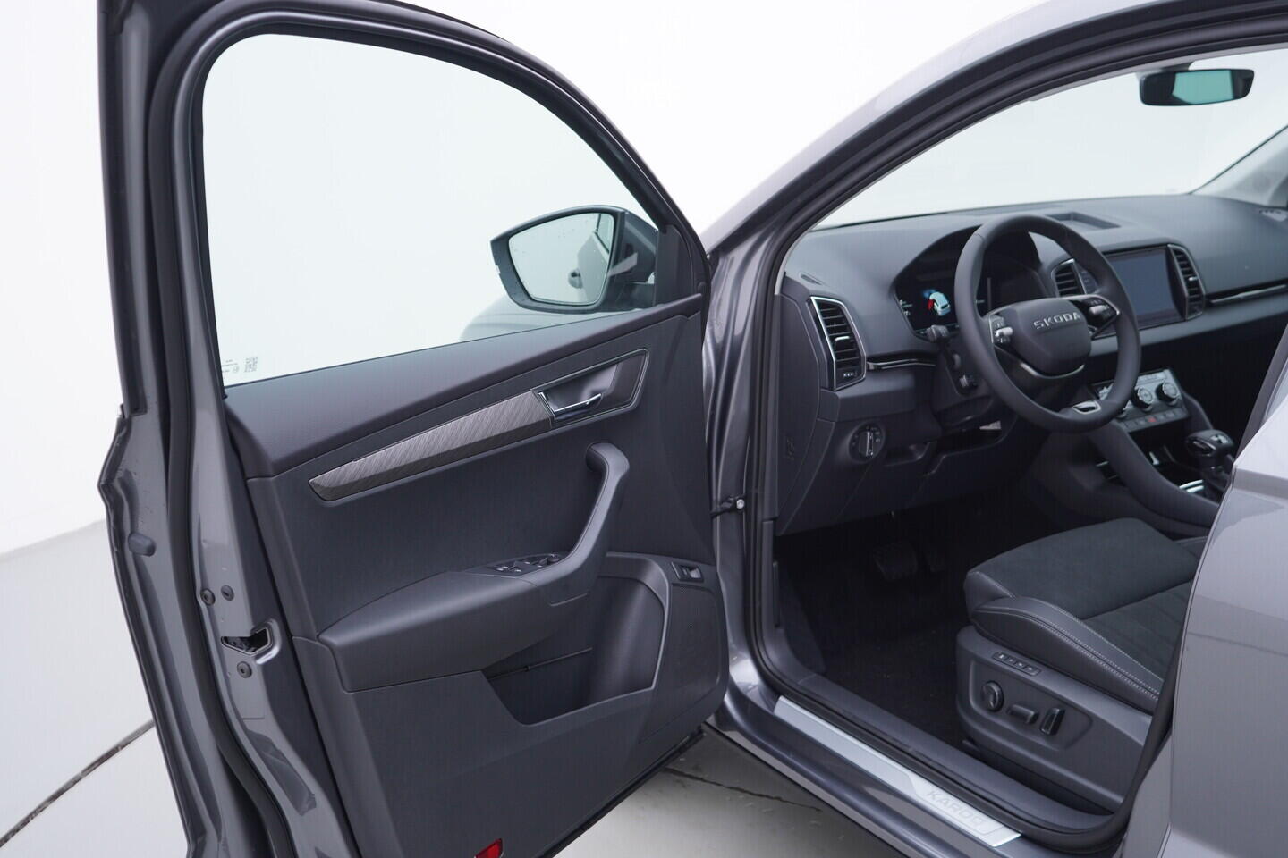 O611004318_18.webp_ŠKODA Karoq 130 let Premium 1,5 TSI 110 kW