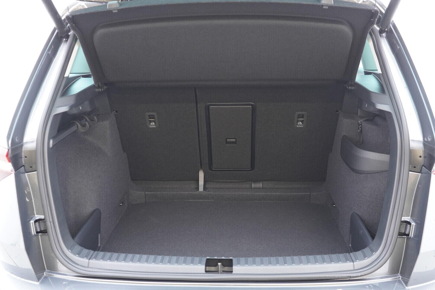 O611004318_20.webp_ŠKODA Karoq 130 let Premium 1,5 TSI 110 kW