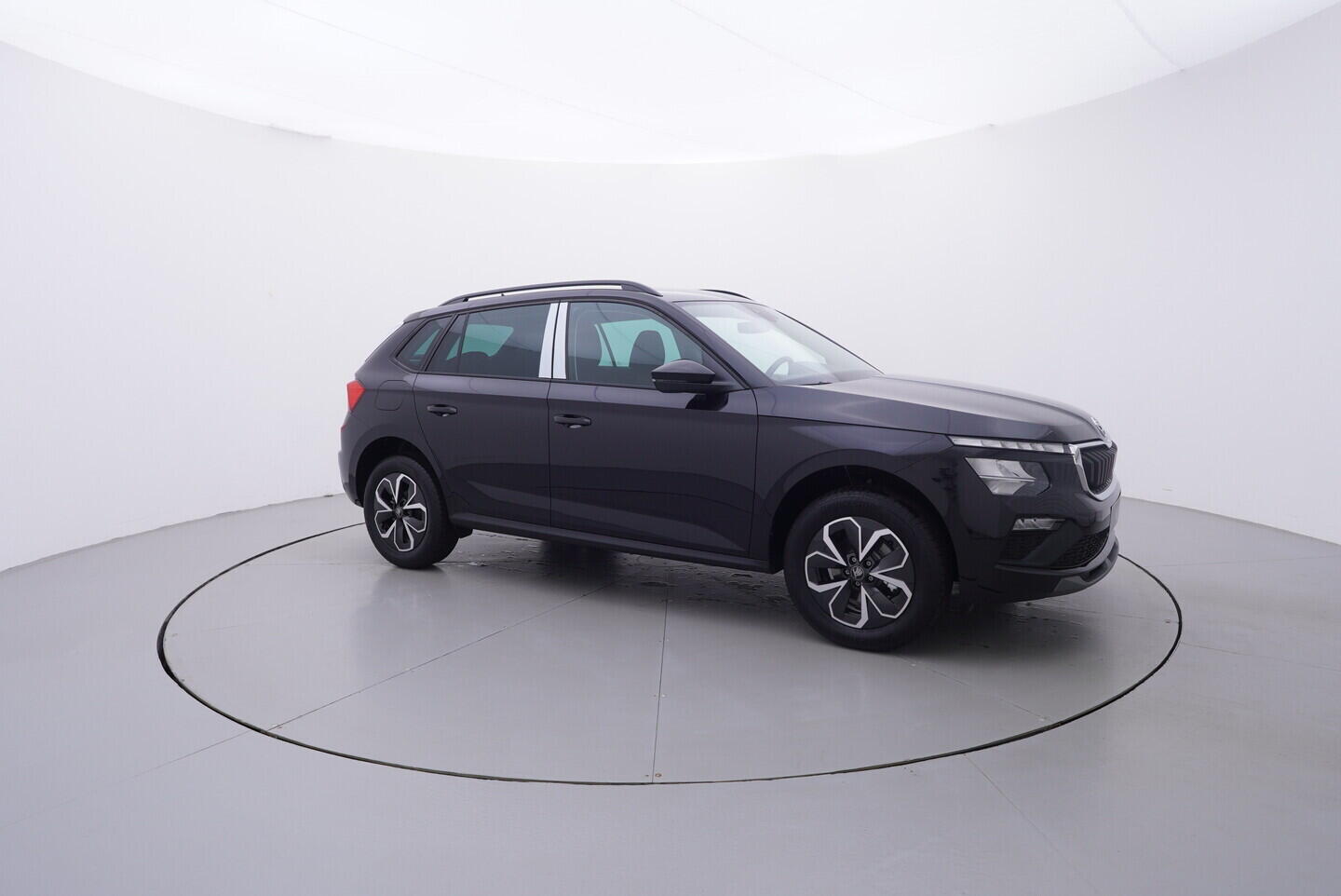 O611004331_16.webp_ŠKODA Kamiq 130 let 1,0 TSI 85 kW