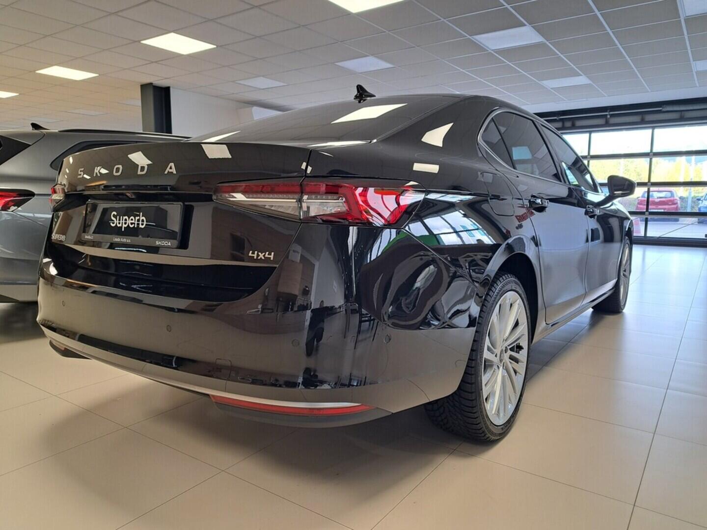 O611004618_13.webp_Superb L&K 2,0 TDI 142 kW 4x4