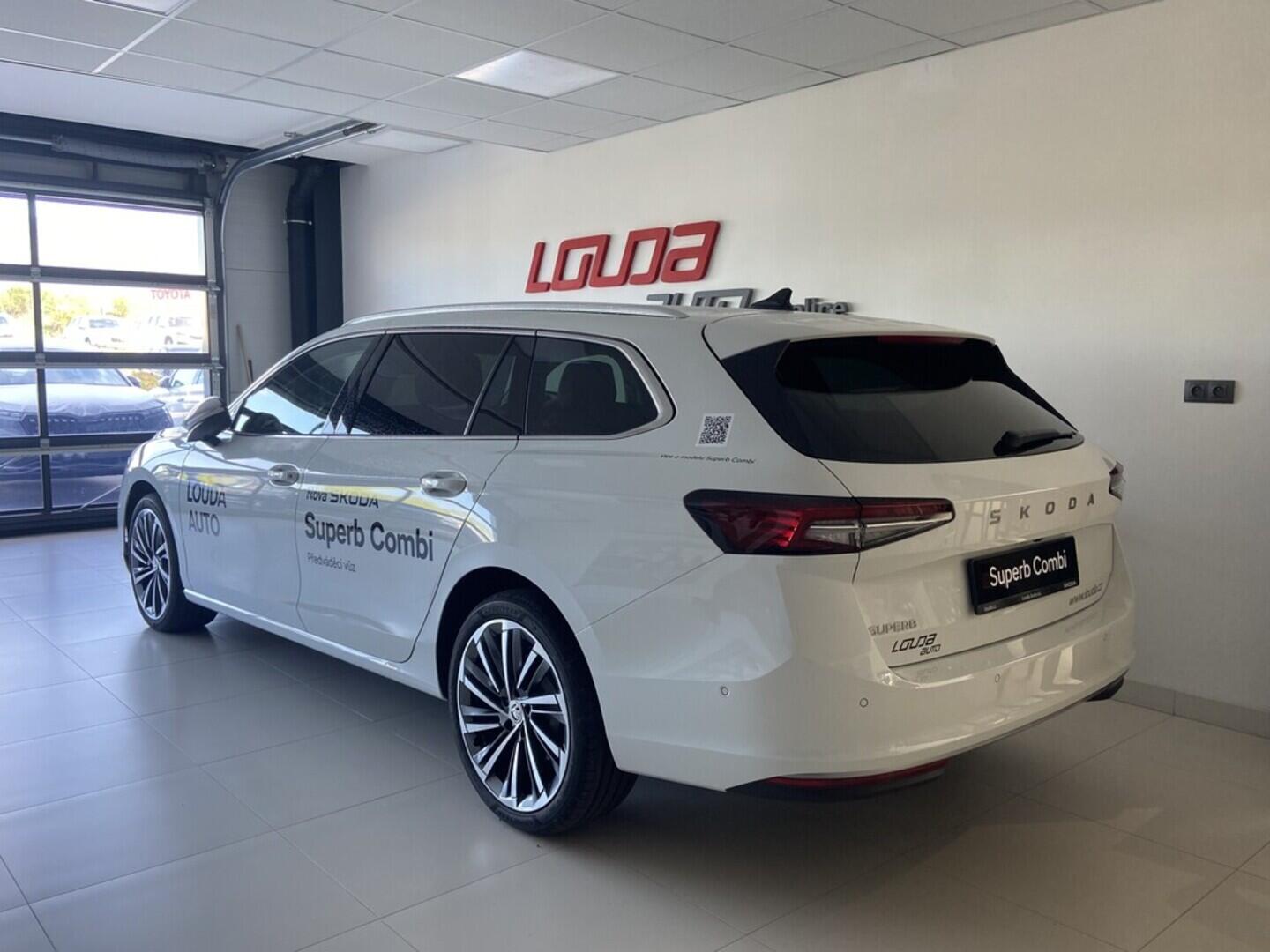 O611004642_13.webp_Superb Combi L&K  2,0 TDI 110 kW