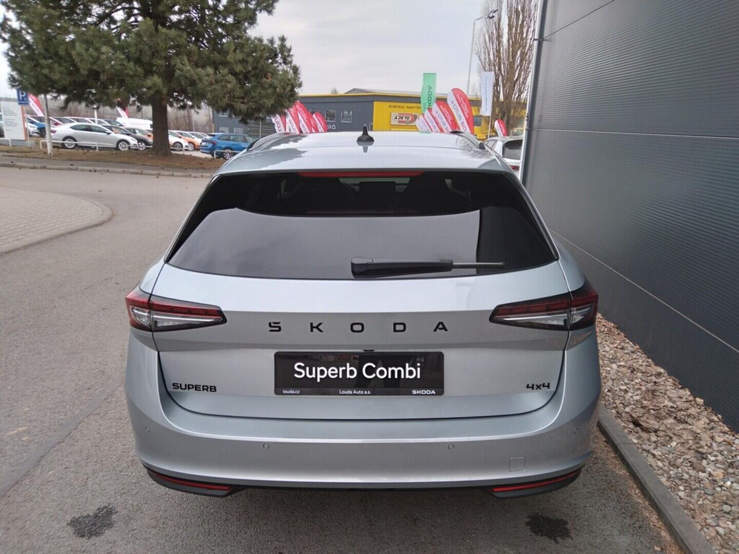 O611004675_12.webp_Superb Combi Sportline 2,0 TDI 4x4 142 kW