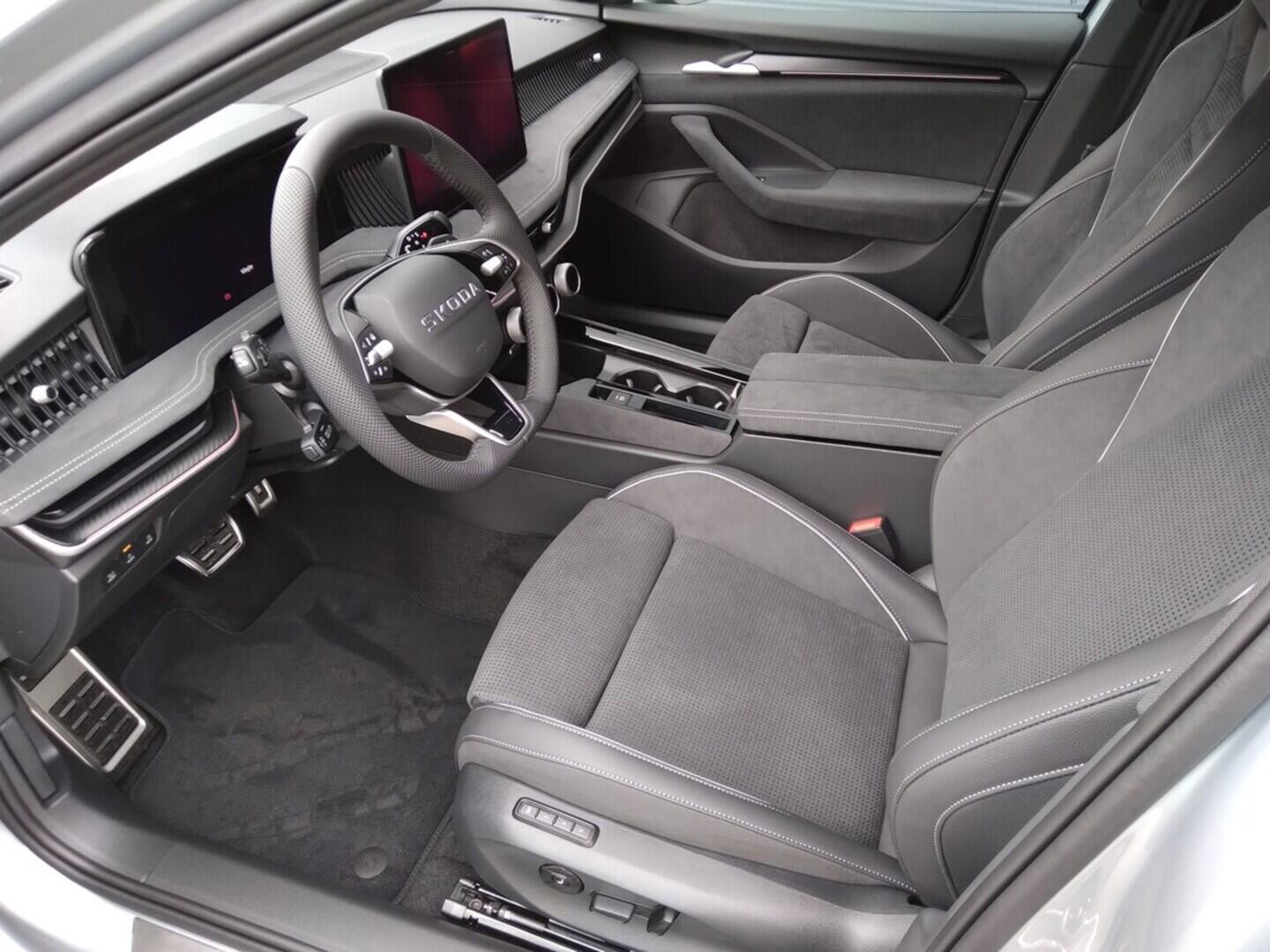 O611004675_15.webp_Superb Combi Sportline 2,0 TDI 4x4 142 kW