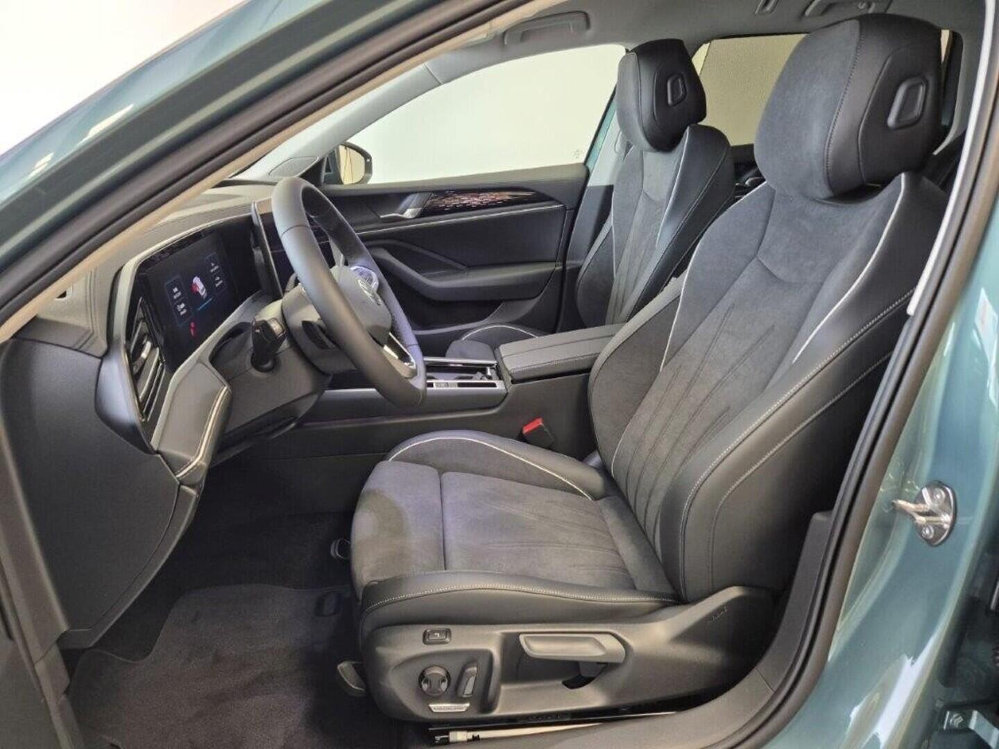 O621O03864_22.webp_Passat Elegance 2,0 TDI 110 kW