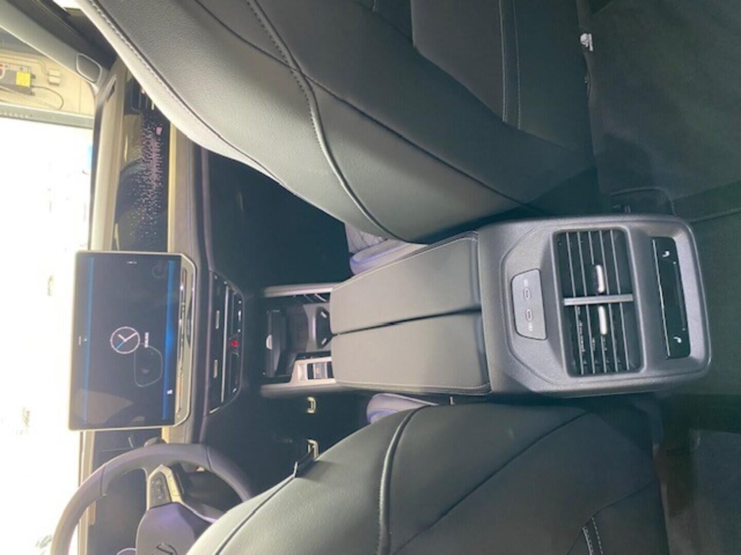 O621O03889_22.webp_Passat R-Line People 2,0 TDI 110 kW