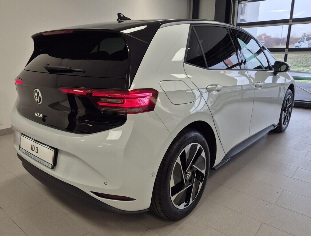 O621O04102_15.webp_ID.3 Pro People 150 kW, 59 kWh  kW