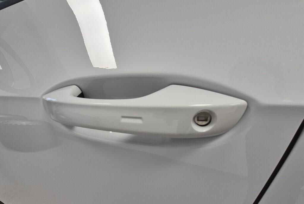 O621O04102_19.webp_ID.3 Pro People 150 kW, 59 kWh  kW