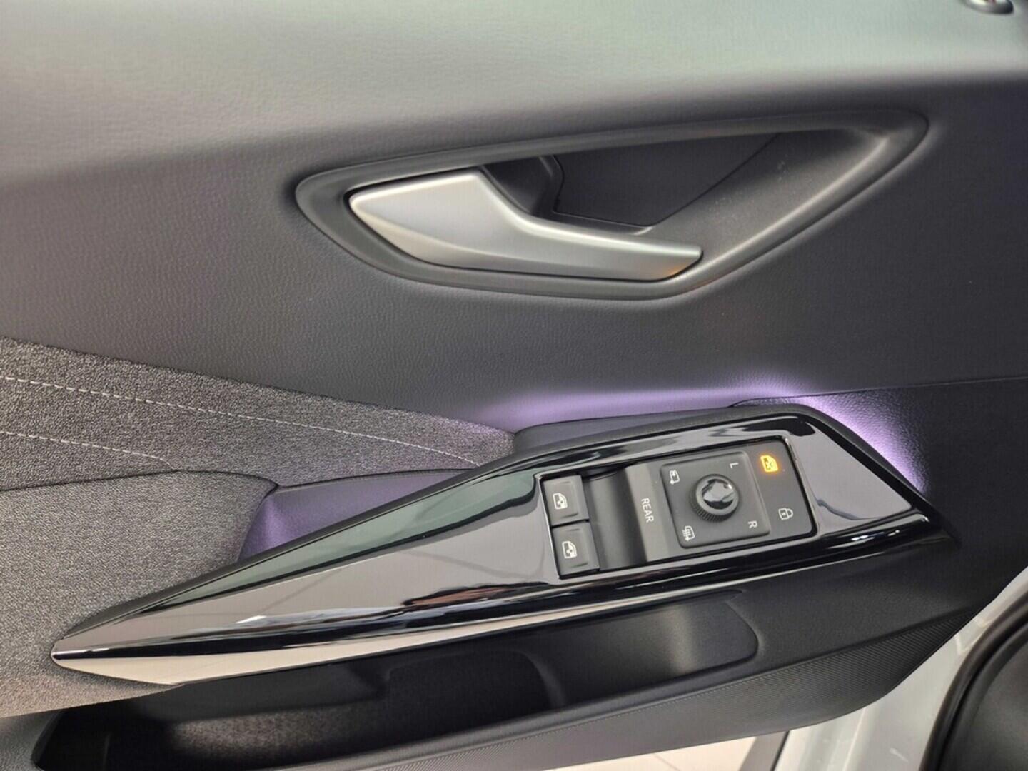 O621O04102_21.webp_ID.3 Pro People 150 kW, 59 kWh  kW