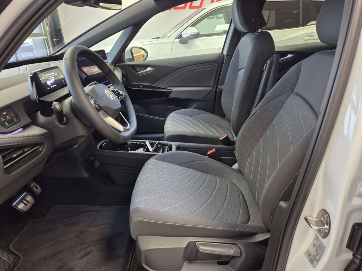 O621O04102_22.webp_ID.3 Pro People 150 kW, 59 kWh  kW