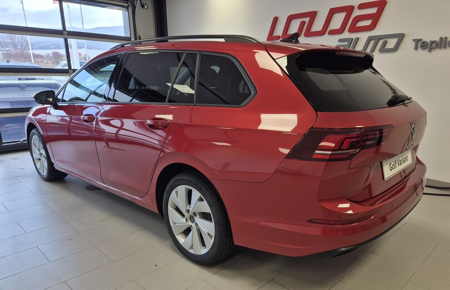 O621O04112_13.webp_Golf Variant People 1,5 eTSI 110 kW 7 DSG