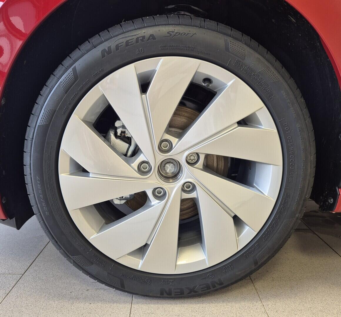 O621O04112_20.webp_Golf Variant People 1,5 eTSI 110 kW 7 DSG