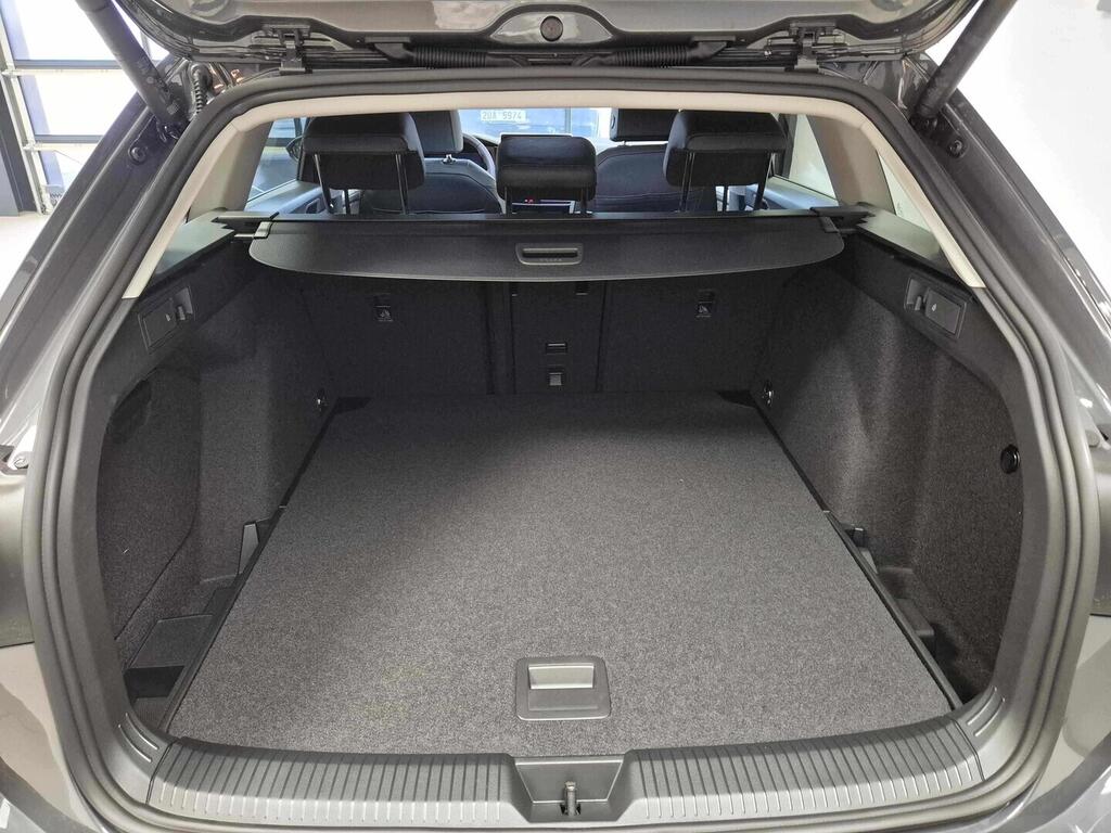 O621O04113_14.webp_Golf Variant People 1,5 eTSI 110 kW 7 DSG