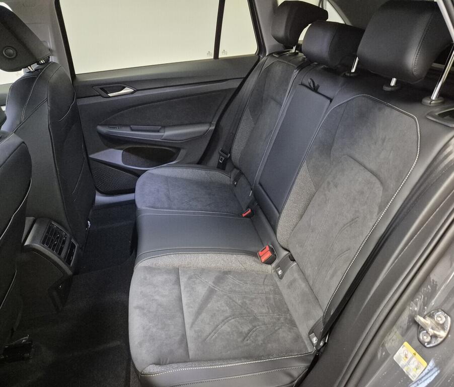 O621O04113_16.webp_Golf Variant People 1,5 eTSI 110 kW 7 DSG