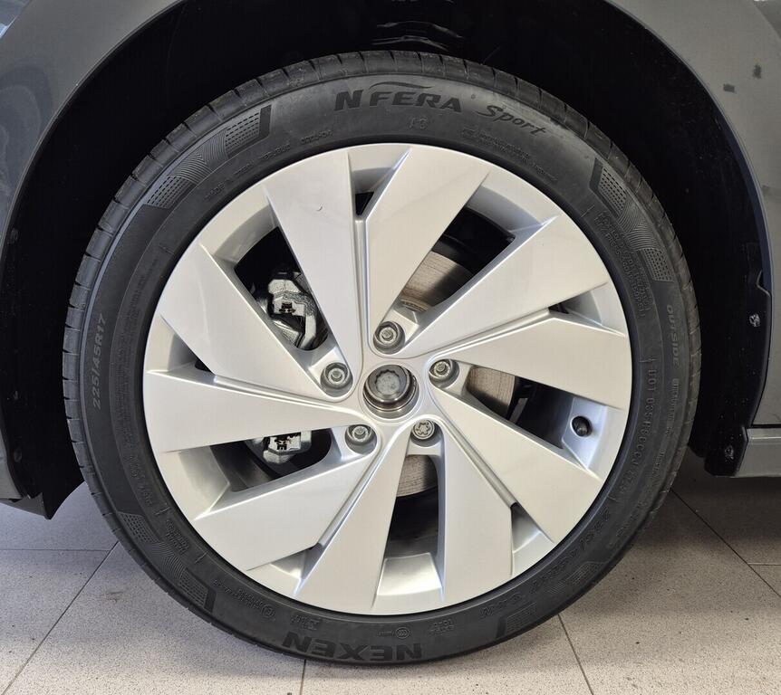 O621O04113_22.webp_Golf Variant People 1,5 eTSI 110 kW 7 DSG