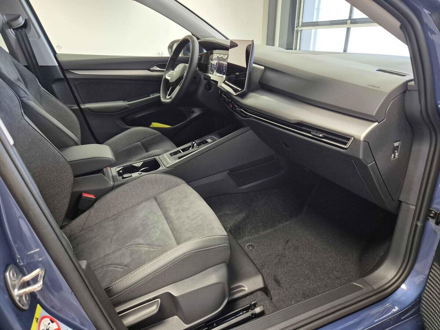 O621O04114_15.webp_Golf Variant People 1,5 eTS 85 kW 7 DSG