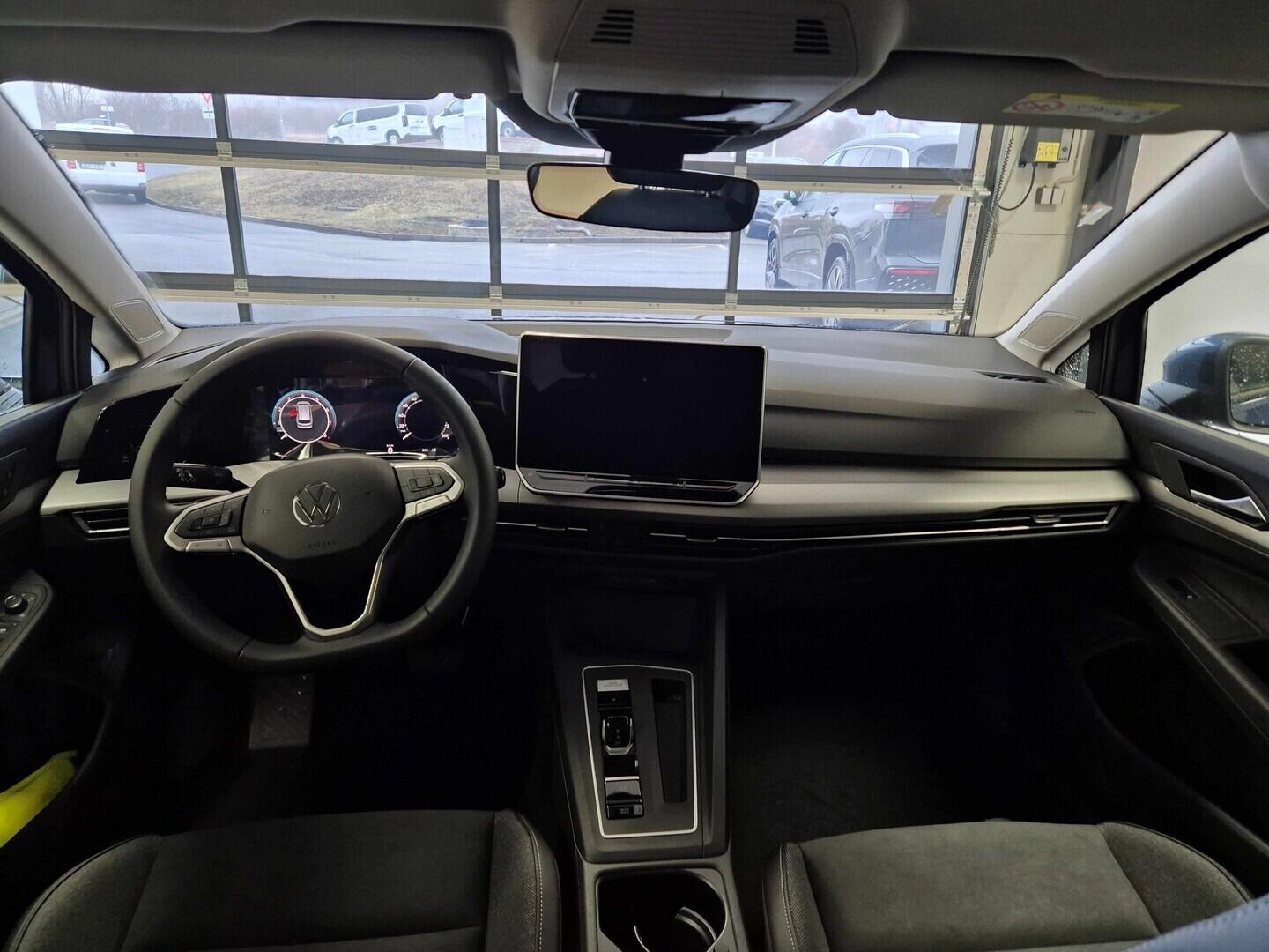 O621O04114_17.webp_Golf Variant People 1,5 eTS 85 kW 7 DSG