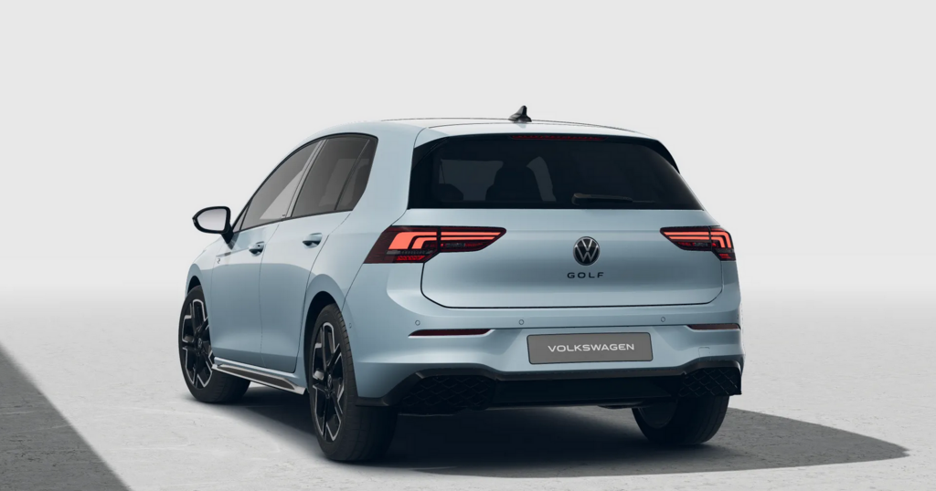 O621O04125_12.webp_Golf R-Line People 1,5 eTSI 7DSG mHEV 110 kW