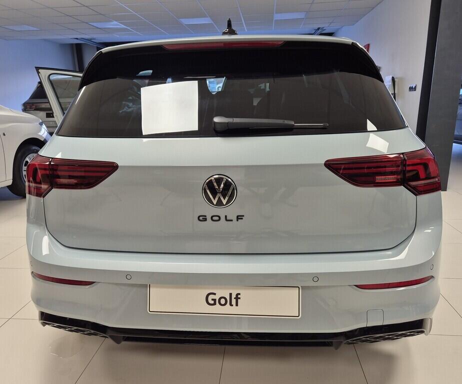 O621O04125_13.webp_Golf R-Line People 1,5 eTSI 7DSG mHEV 110 kW