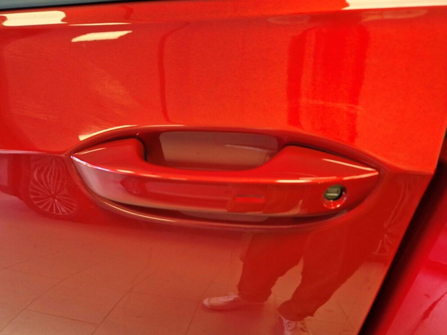 O621O04126_18.webp_Golf R-Line People 1,5 eTSI 7DSG mHEV 110 kW